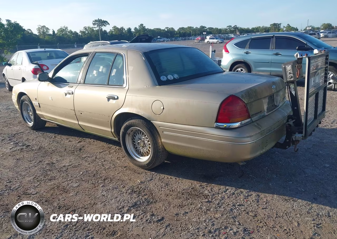 2000 Ford Crown Victoria Lx VIN:2FAFP74W7YX205086 - 3