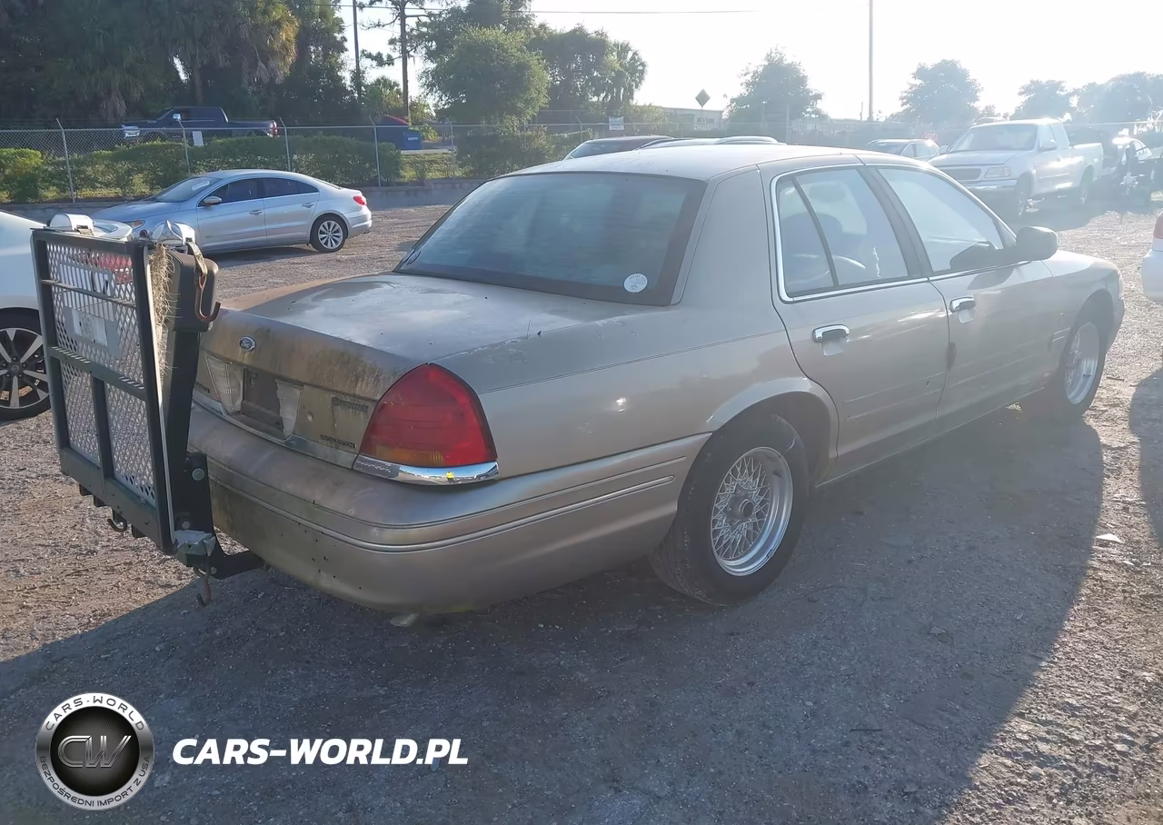 2000 Ford Crown Victoria Lx VIN:2FAFP74W7YX205086 - 4