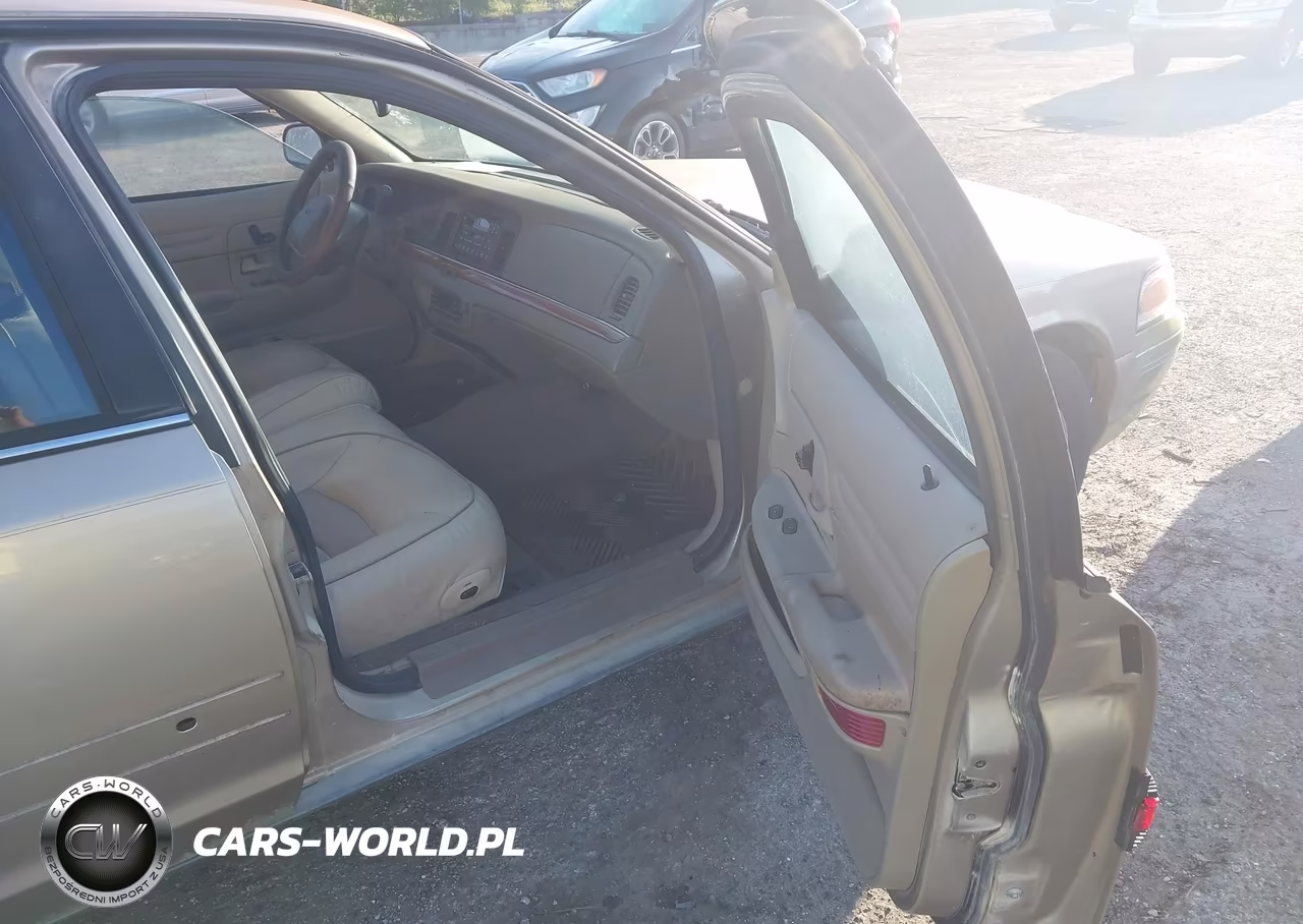 2000 Ford Crown Victoria Lx VIN:2FAFP74W7YX205086 - 5