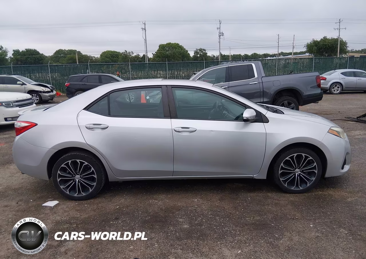 2015 Toyota Corolla S Plus VIN:5YFBURHE3FP231393 - 13