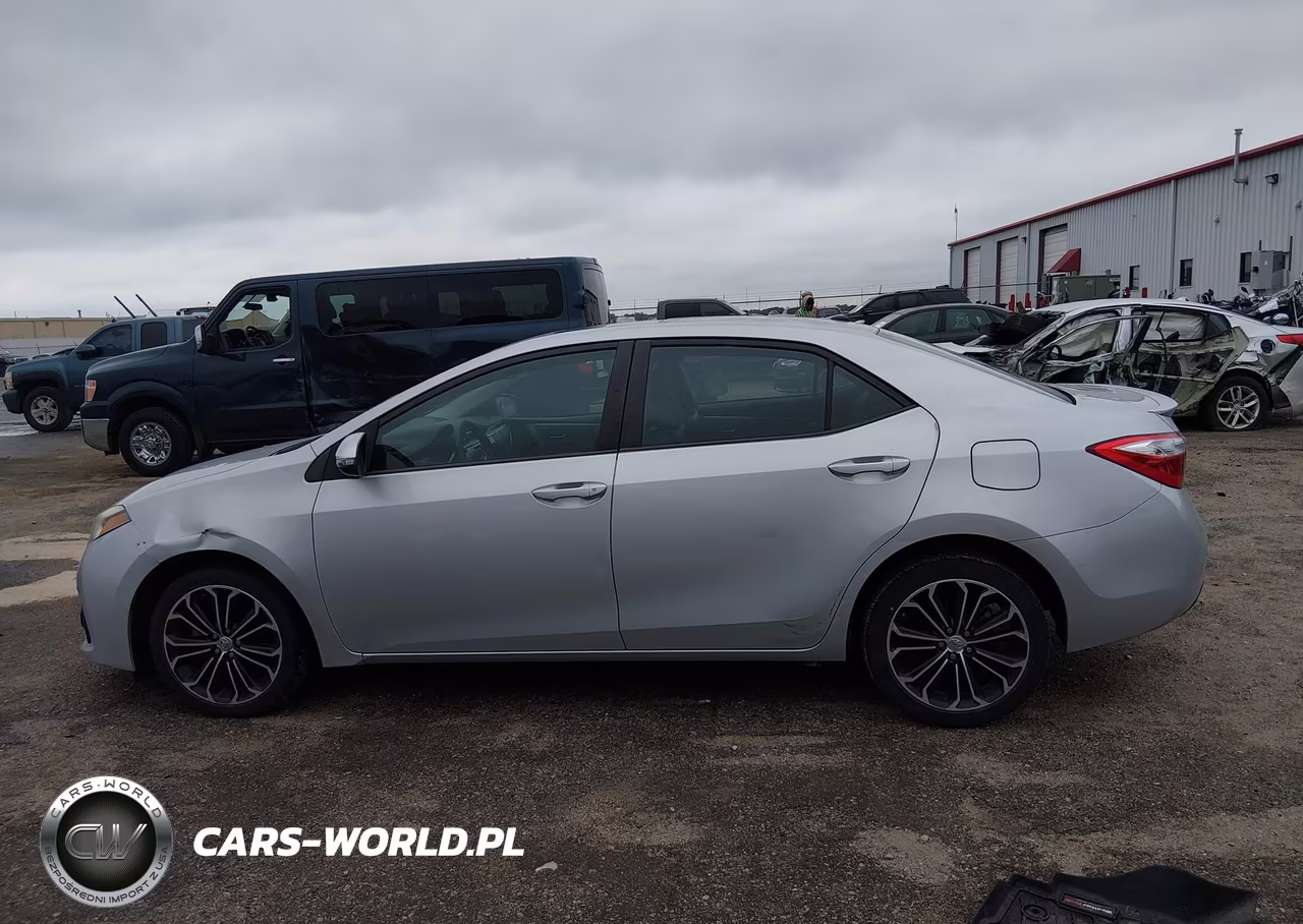 2015 Toyota Corolla S Plus VIN:5YFBURHE3FP231393 - 14