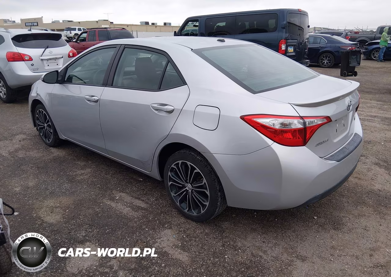 2015 Toyota Corolla S Plus VIN:5YFBURHE3FP231393 - 3