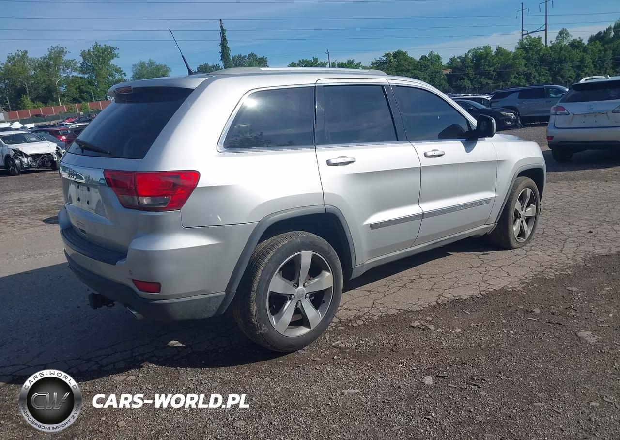 2011 Jeep Grand Cherokee Laredo VIN:1J4RR4GT8BC509933 - 4