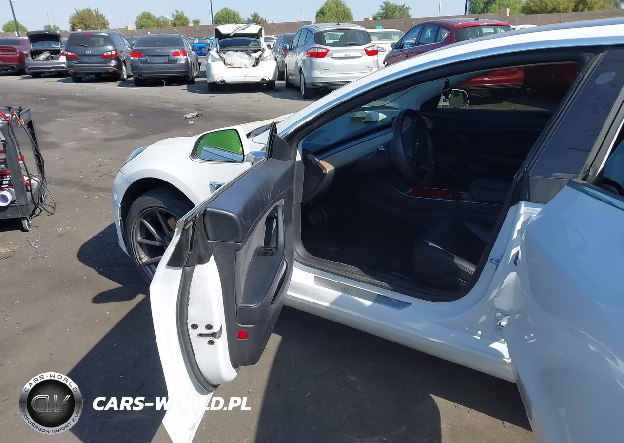 2020 Tesla Model 3 Standard Range Plus Rear-Wheel Drive-Standard Range Rear-Wheel Drive VIN:5YJ3E1EA5LF800059 - 5