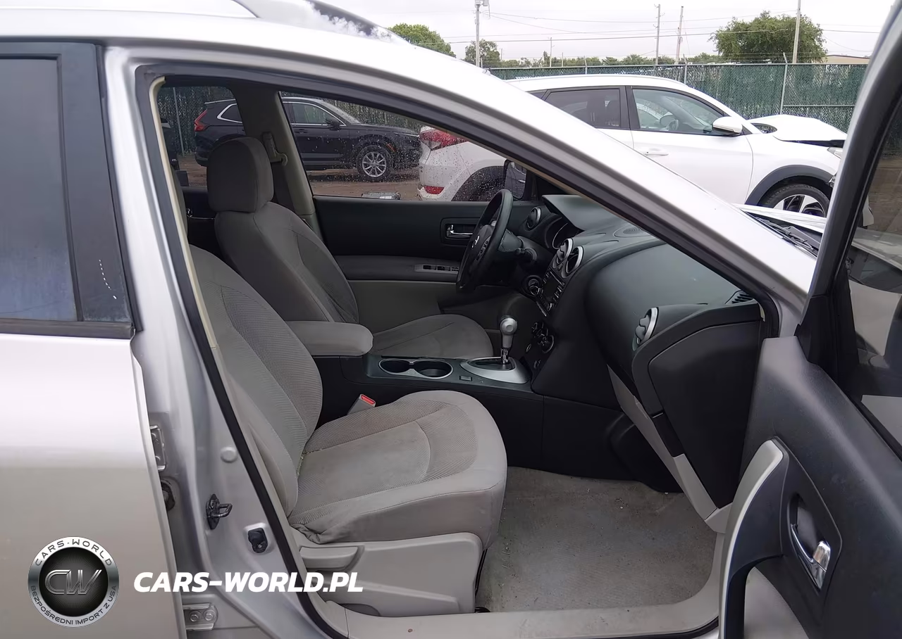 2014 Nissan Rogue Select S VIN:JN8AS5MVXEW703860 - 5