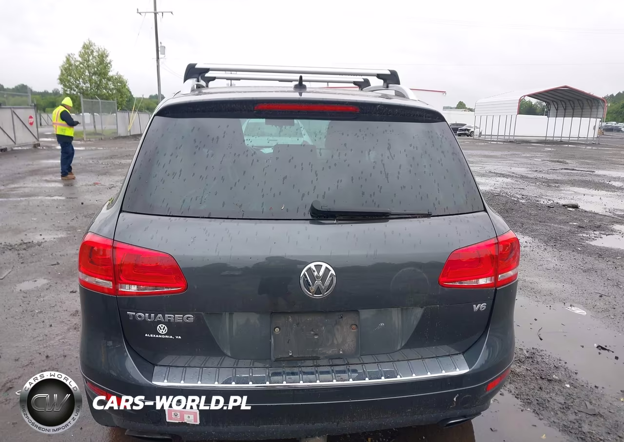 2014 Volkswagen Touareg 3.6L Sport VIN:WVGEF9BP8ED007695 - 17