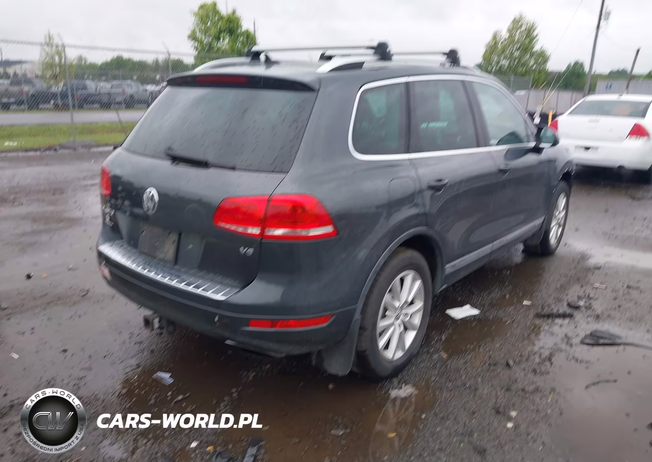 2014 Volkswagen Touareg 3.6L Sport VIN:WVGEF9BP8ED007695 - 4