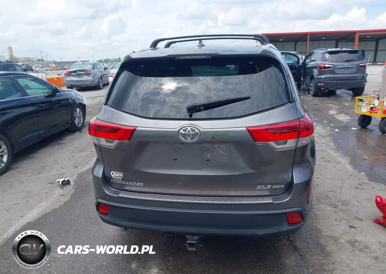 2018 Toyota Highlander Xle VIN:5TDJZRFH2JS866020 - 16