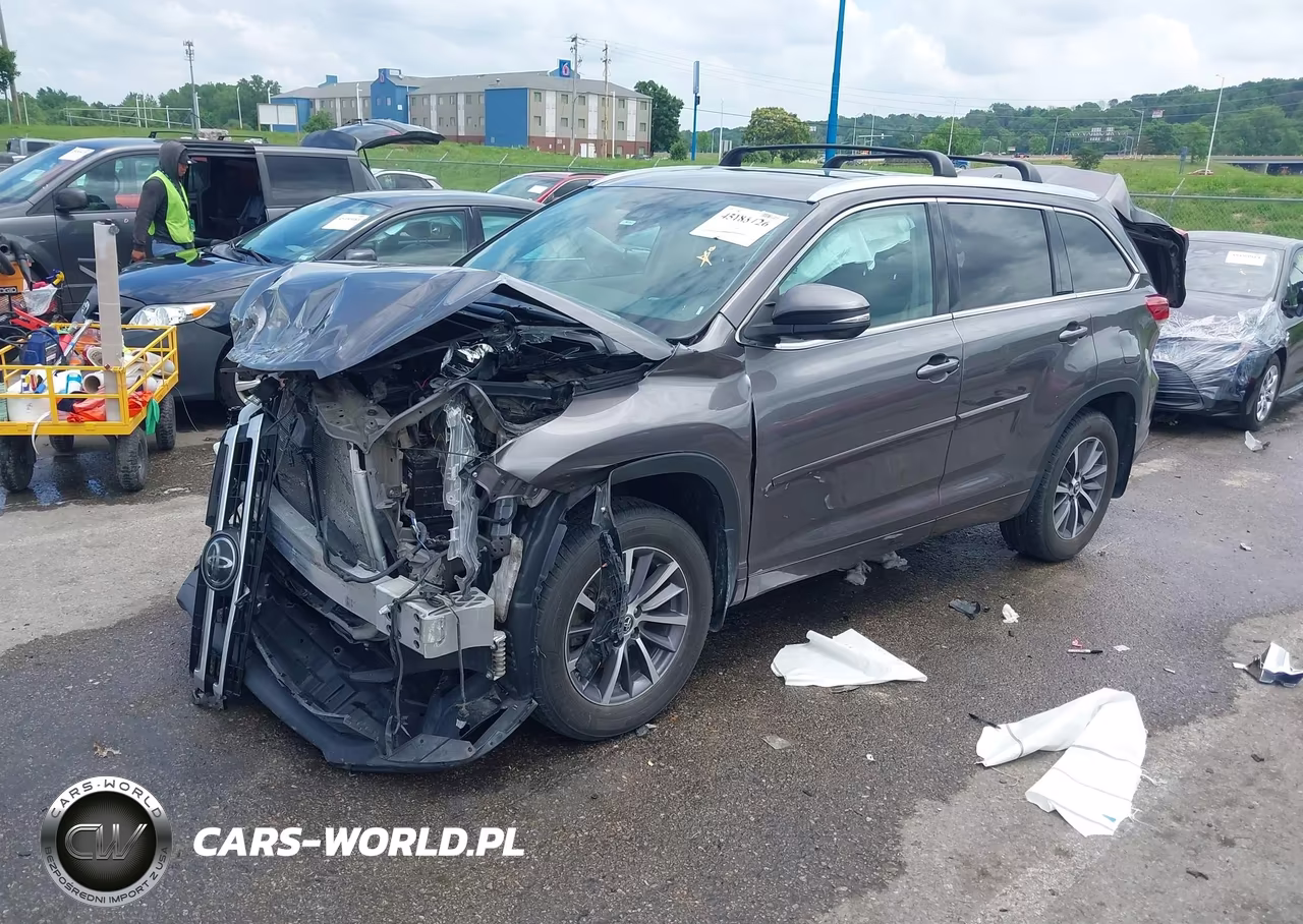 2018 Toyota Highlander Xle VIN:5TDJZRFH2JS866020 - 2