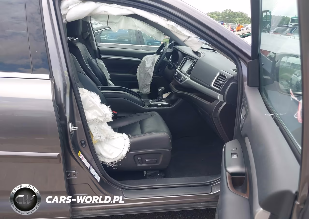 2018 Toyota Highlander Xle VIN:5TDJZRFH2JS866020 - 5