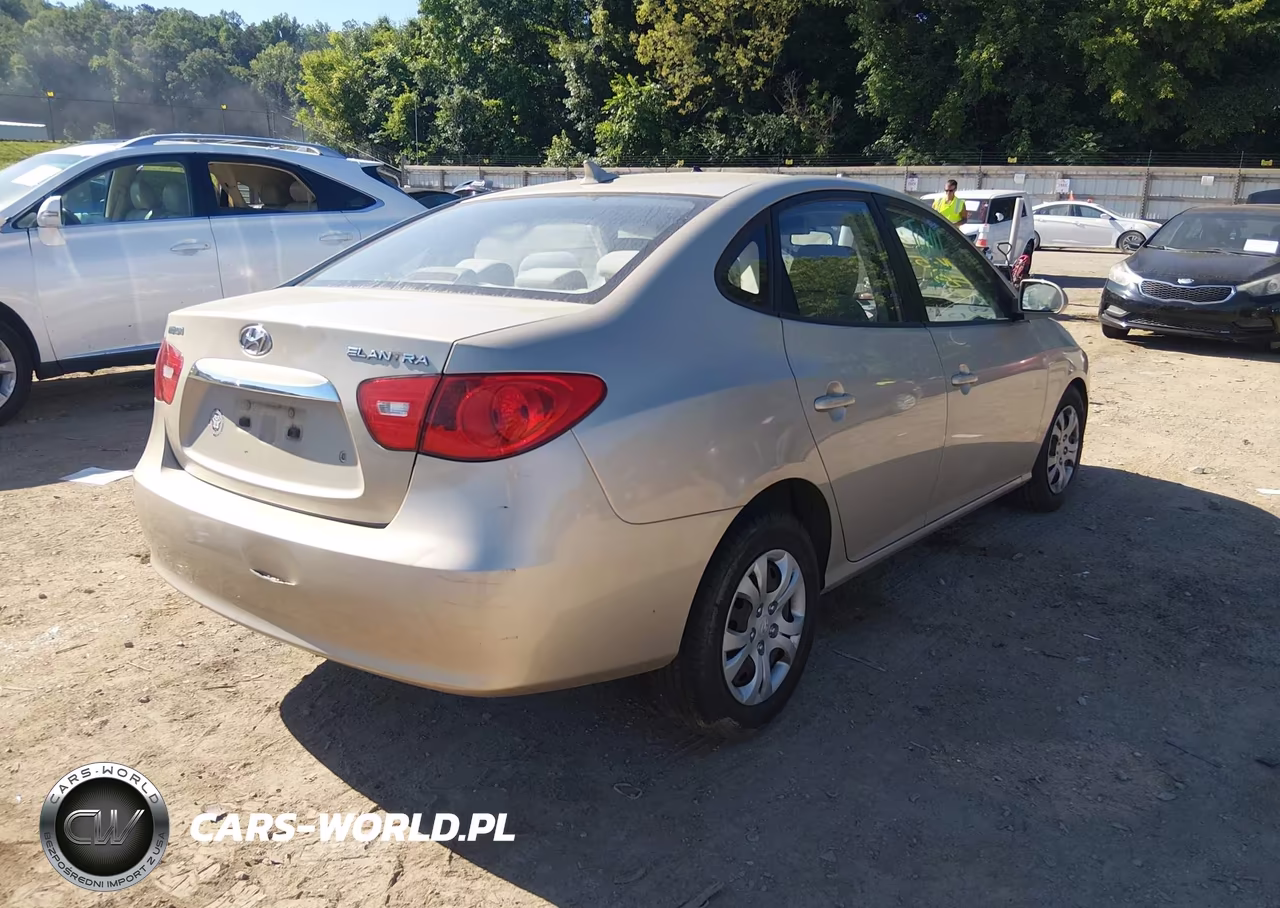 2010 Hyundai Elantra Gls VIN:KMHDU4AD8AU170269 - 4