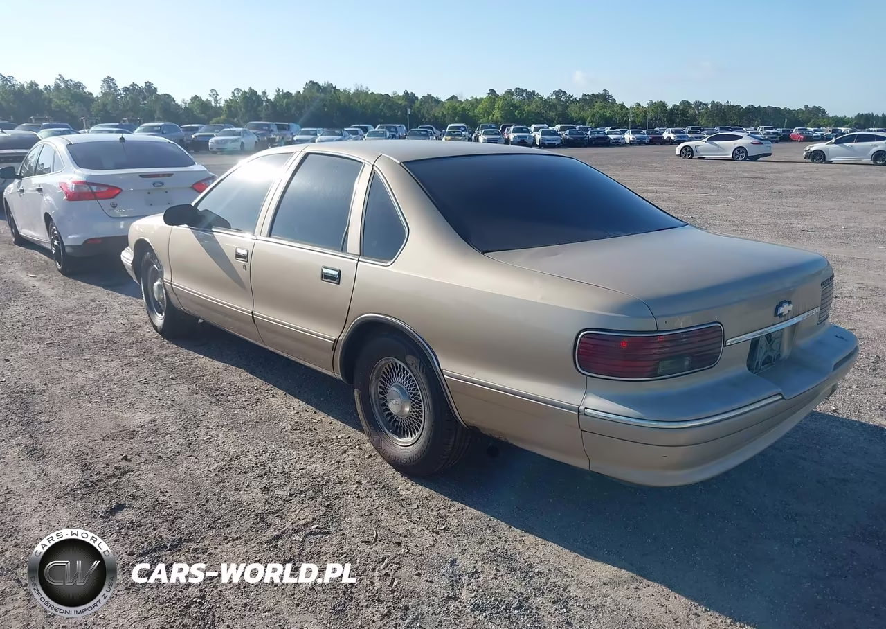 1996 Chevrolet Caprice - Impala Classic Ss VIN:1G1BL52P5TR164912 - 3