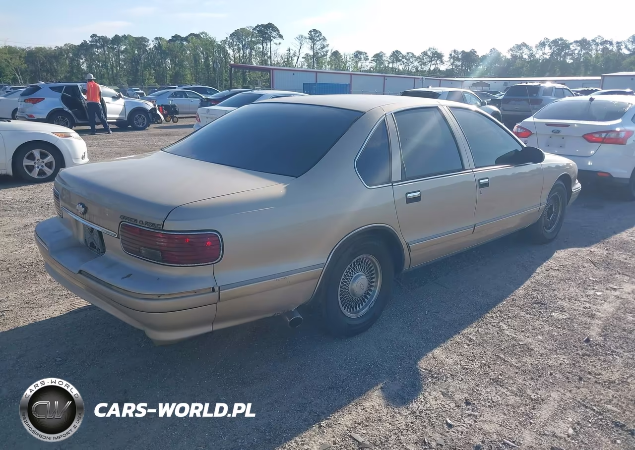 1996 Chevrolet Caprice - Impala Classic Ss VIN:1G1BL52P5TR164912 - 4
