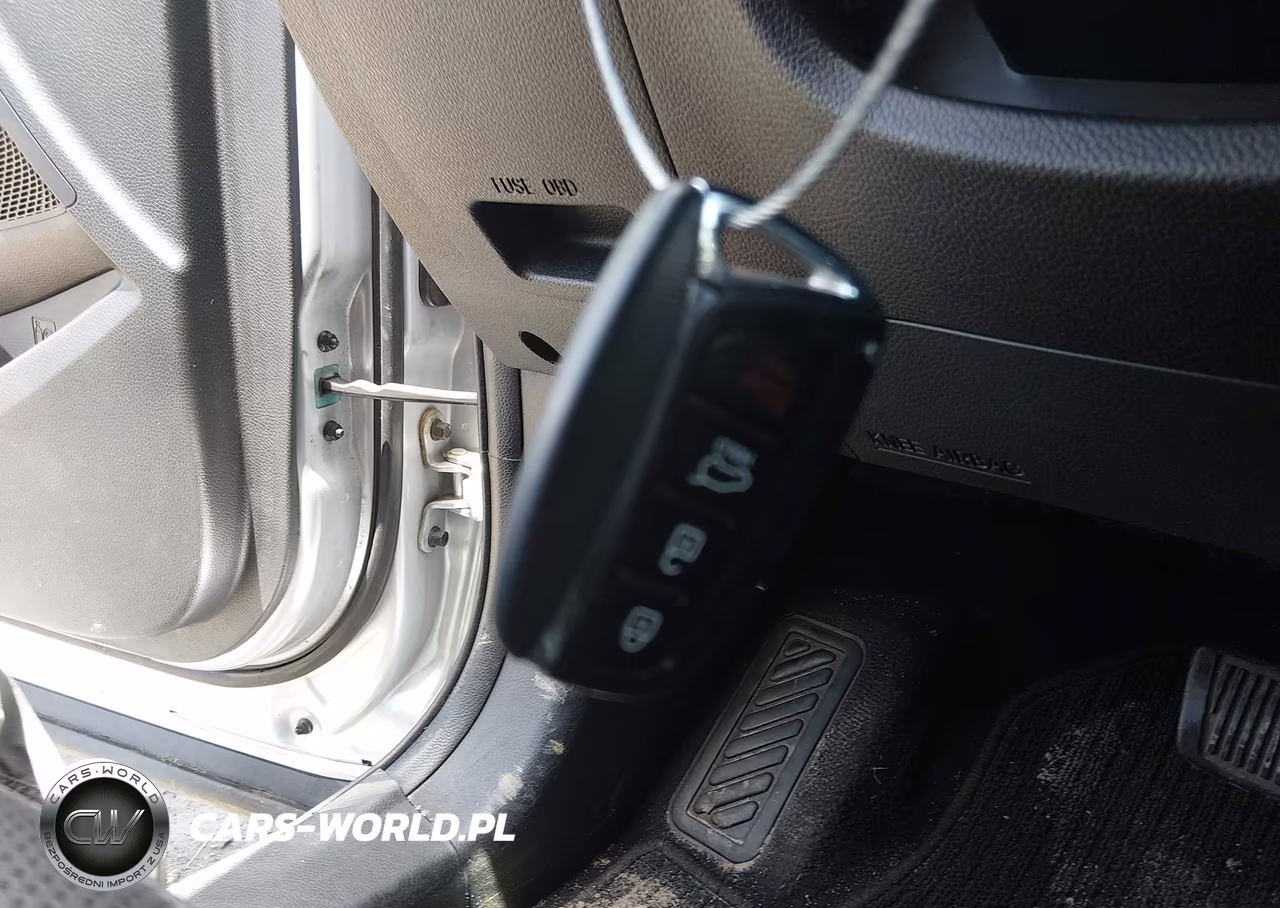 2018 Hyundai Santa Fe Sport 2.4L VIN:5XYZU3LB7JG542217 - 11