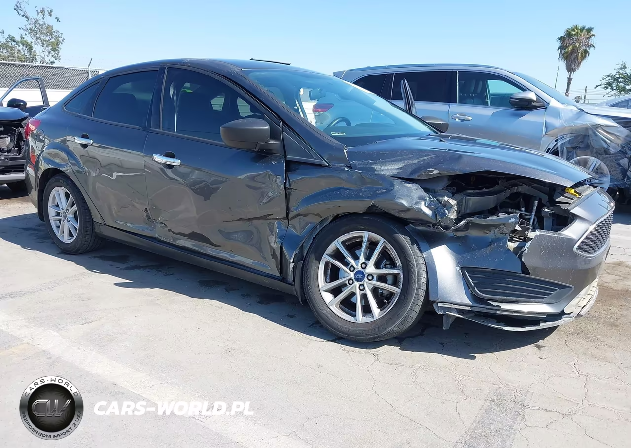 2018 Ford Focus S VIN:1FADP3E20JL304850 - 6