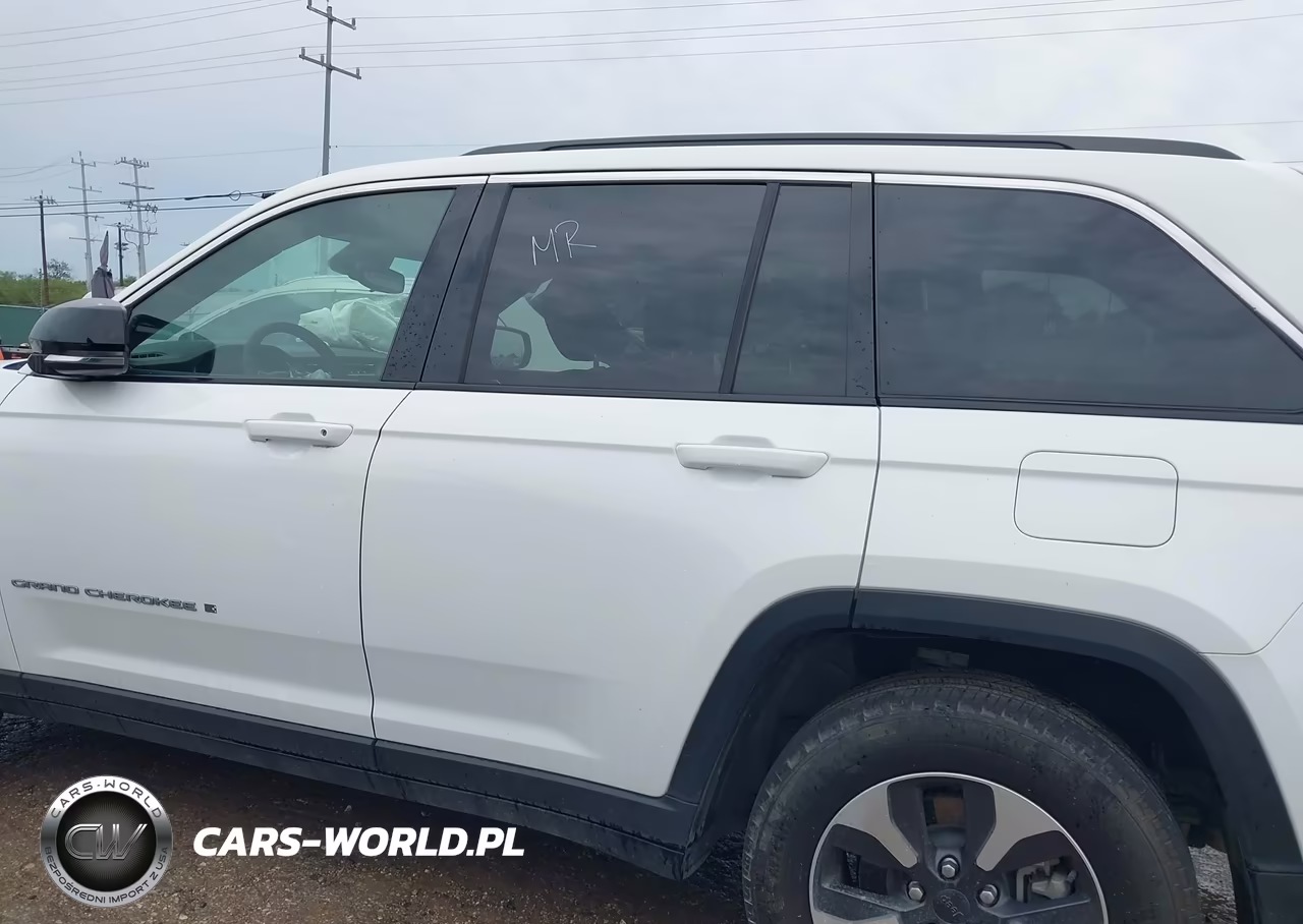 2024 Jeep Grand Cherokee 4Xe VIN:1C4RJYB6XRC117861 - 14