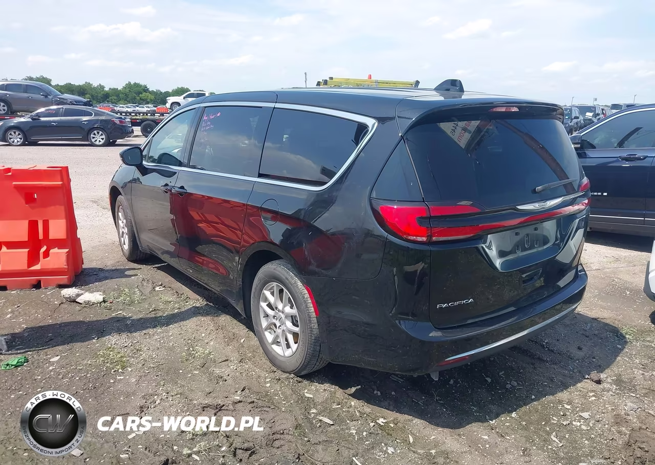 2025 Chrysler Pacifica Select VIN:2C4RC1BG7SR530683 - 3