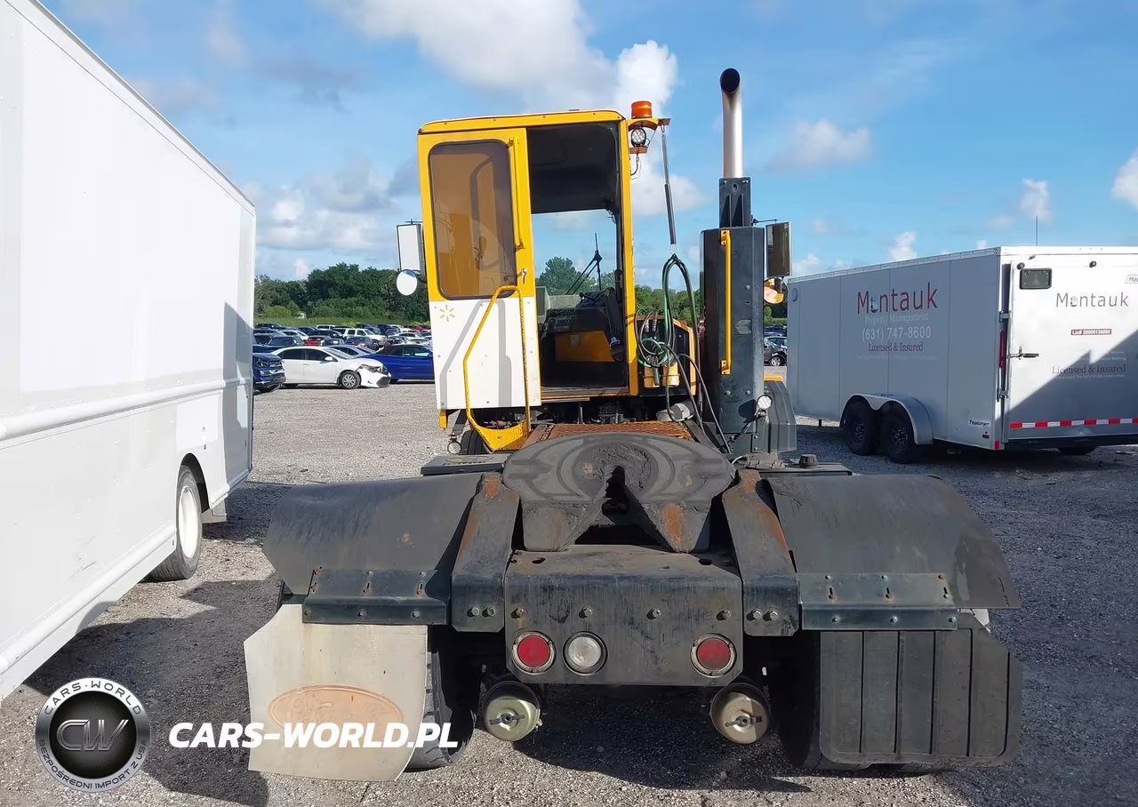 2017 Ottawa T2 Yard Spotter VIN:342420 - 15