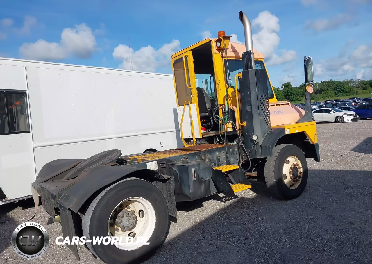 2017 Ottawa T2 Yard Spotter VIN:342420 - 4