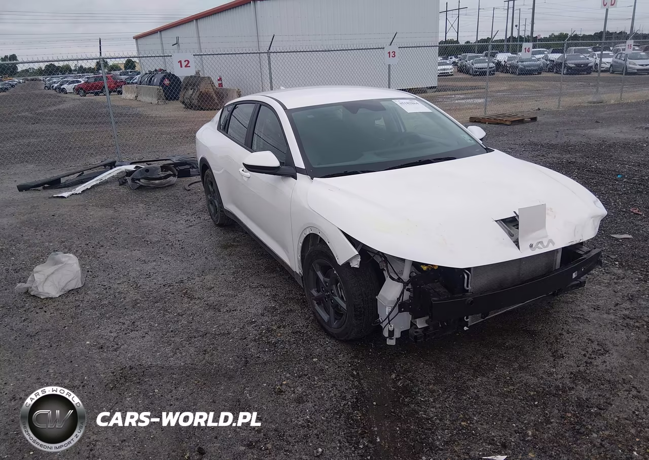 2025 Kia K4 Lxs – zdjęcie 1 z 17
