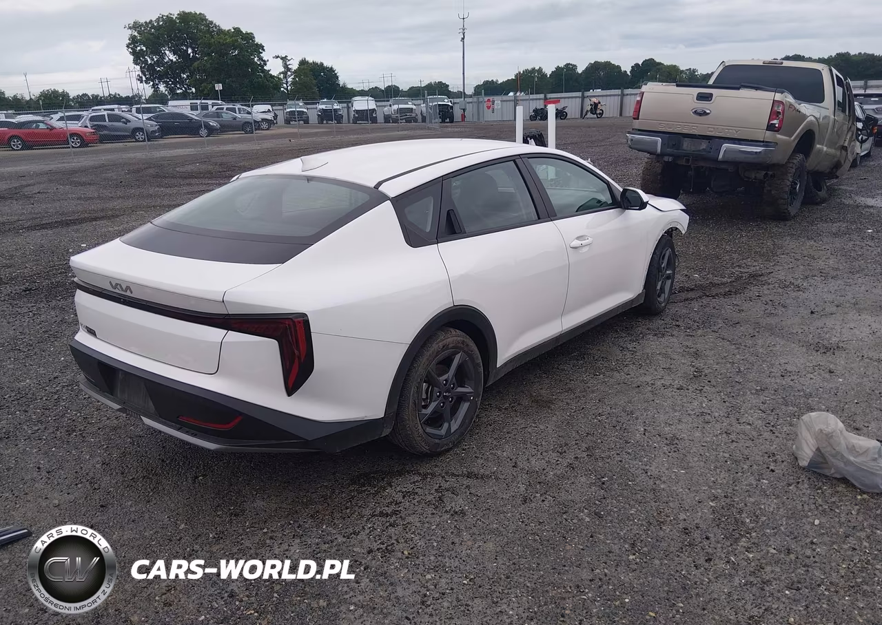 2025 Kia K4 Lxs VIN:3KPFT4DE0SE086970 - 4