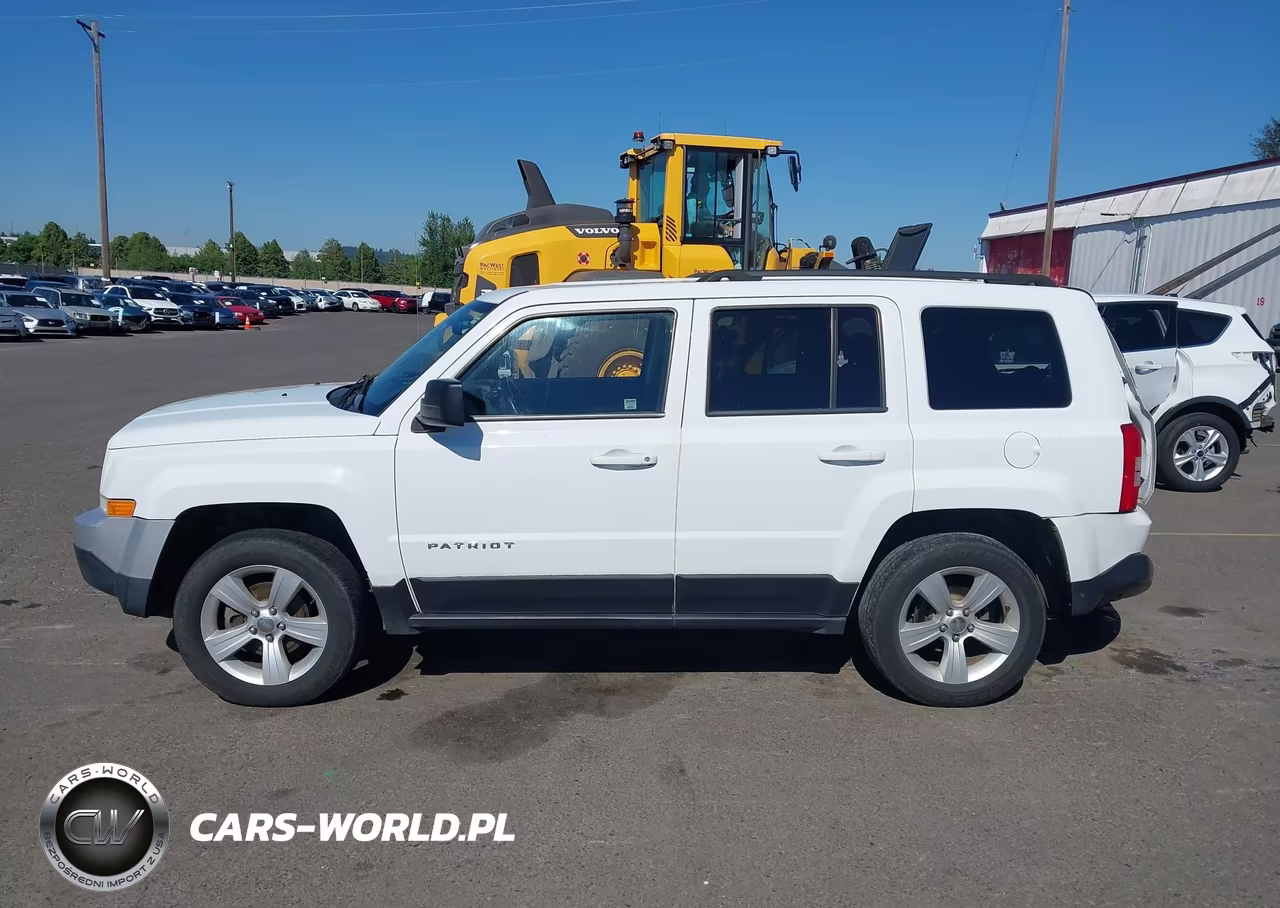 2016 Jeep Patriot Latitude VIN:1C4NJRFBXGD782911 - 14
