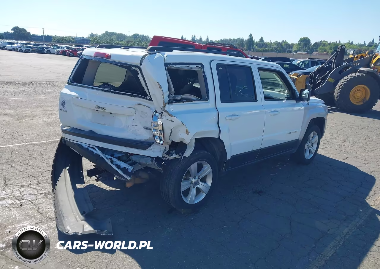 2016 Jeep Patriot Latitude VIN:1C4NJRFBXGD782911 - 4