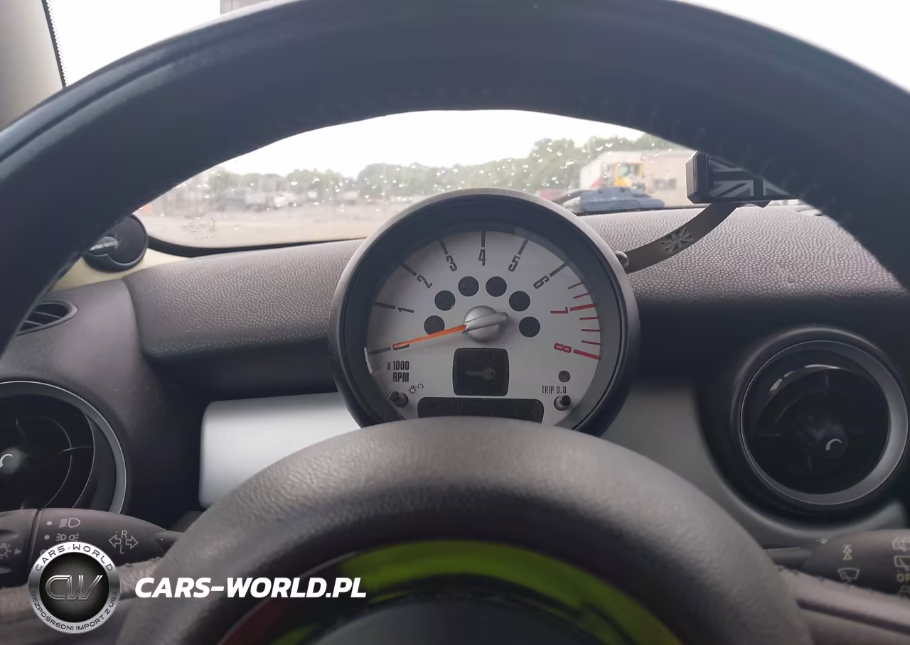2011 Mini Cooper VIN:WMWSU3C51BT183168 - 7