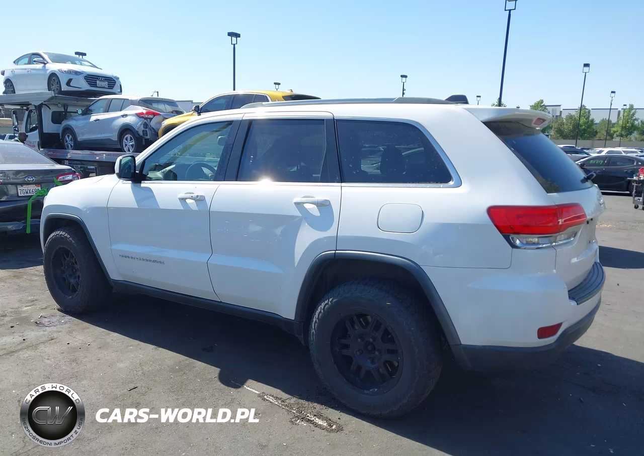 2016 Jeep Grand Cherokee Laredo VIN:1C4RJEAG9GC482571 - 14