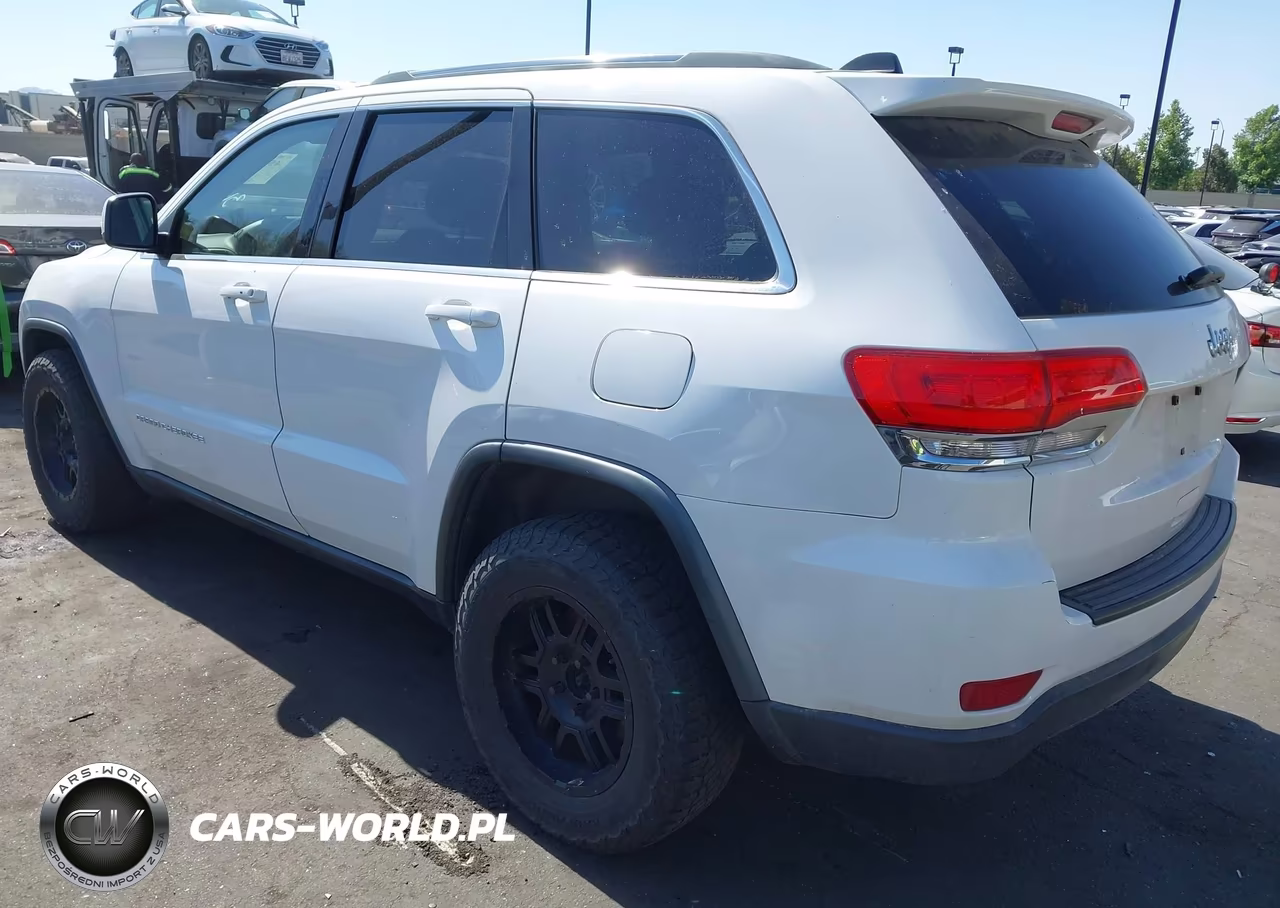 2016 Jeep Grand Cherokee Laredo VIN:1C4RJEAG9GC482571 - 3
