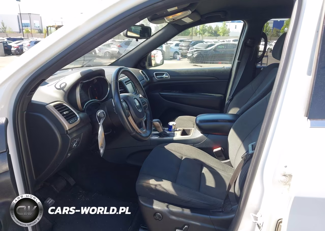 2016 Jeep Grand Cherokee Laredo VIN:1C4RJEAG9GC482571 - 5