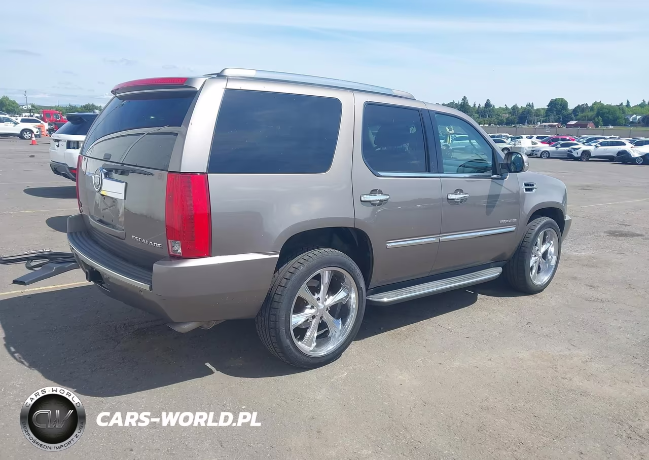 2012 Cadillac Escalade Luxury VIN:1GYS4BEF0CR120655 - 4
