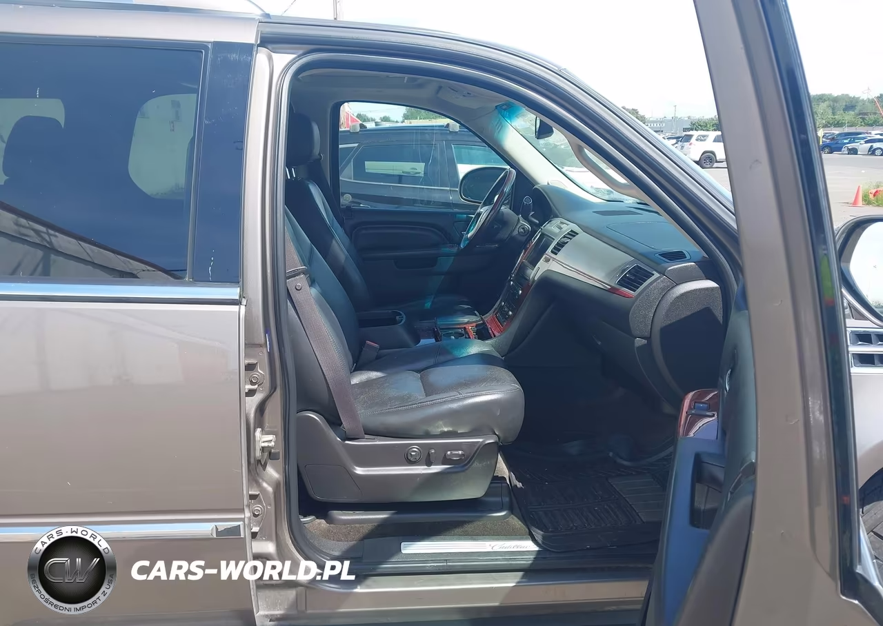 2012 Cadillac Escalade Luxury VIN:1GYS4BEF0CR120655 - 5