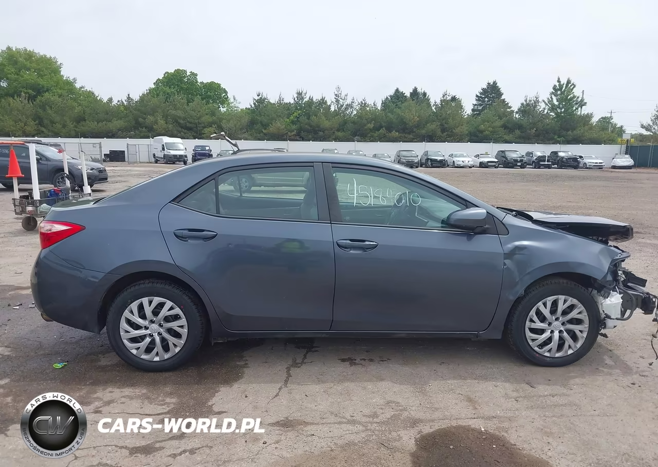 2017 Toyota Corolla Le VIN:5YFBURHE0HP660963 - 14