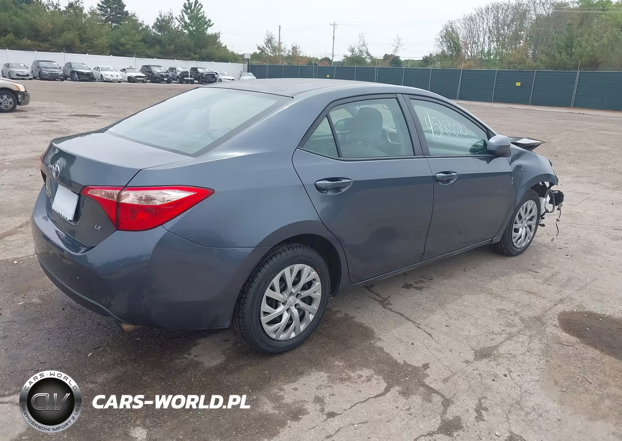 2017 Toyota Corolla Le VIN:5YFBURHE0HP660963 - 4