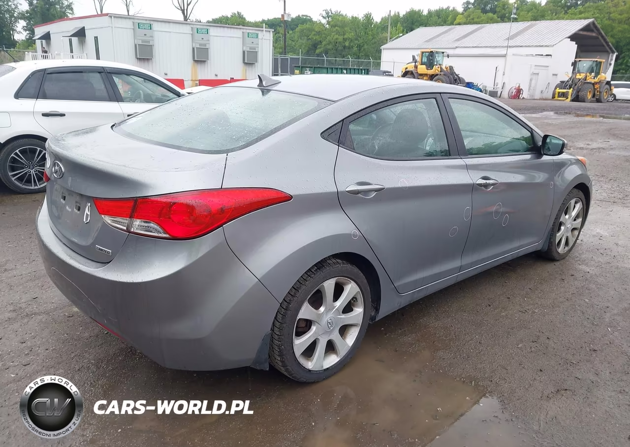 2013 Hyundai Elantra Limited VIN:KMHDH4AE7DU615554 - 4