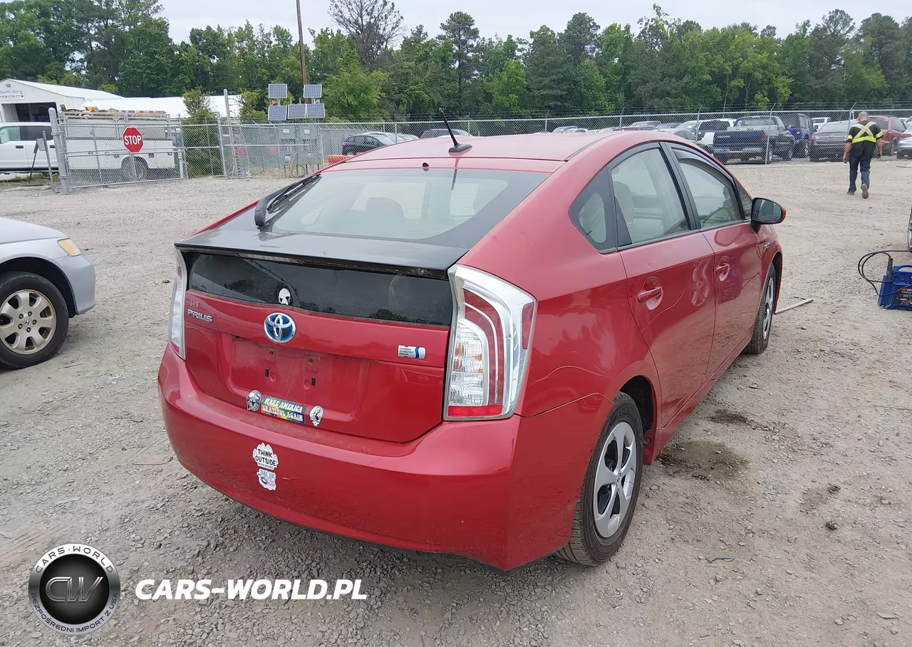 2014 Toyota Prius Three VIN:JTDKN3DU8E0376039 - 4