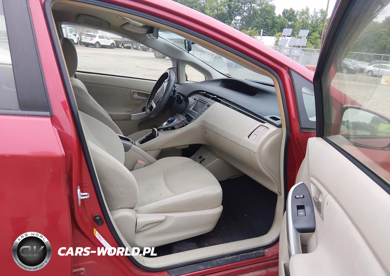2014 Toyota Prius Three VIN:JTDKN3DU8E0376039 - 5