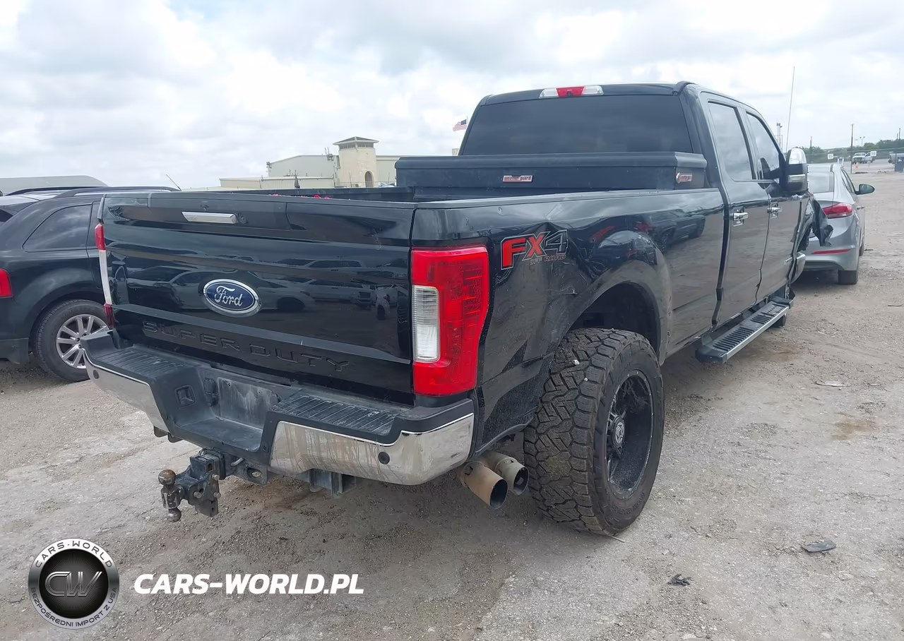 2018 Ford F-350 Xlt VIN:1FT8W3BT3JEB49436 - 4