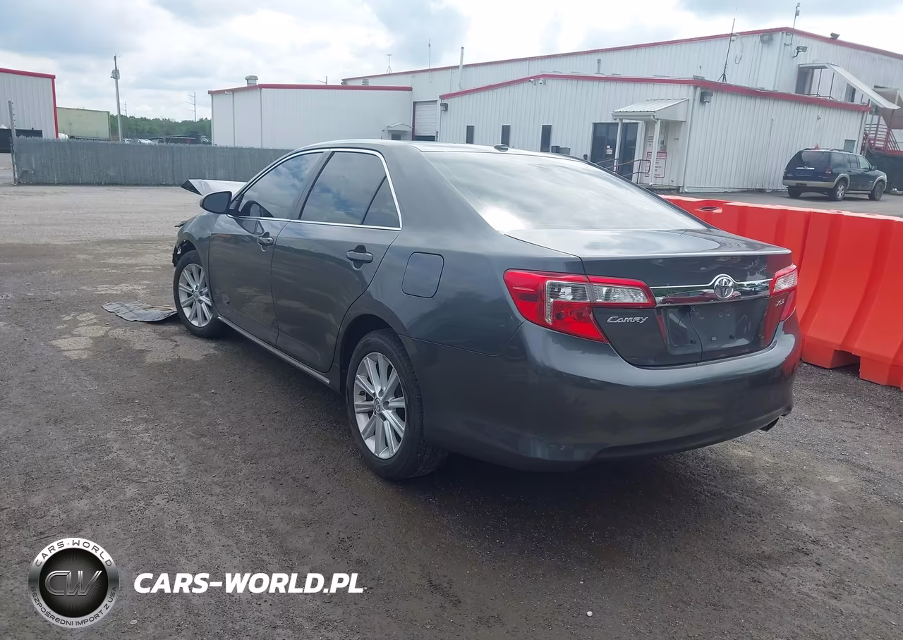 2013 Toyota Camry Xle VIN:4T4BF1FK4DR301442 - 3