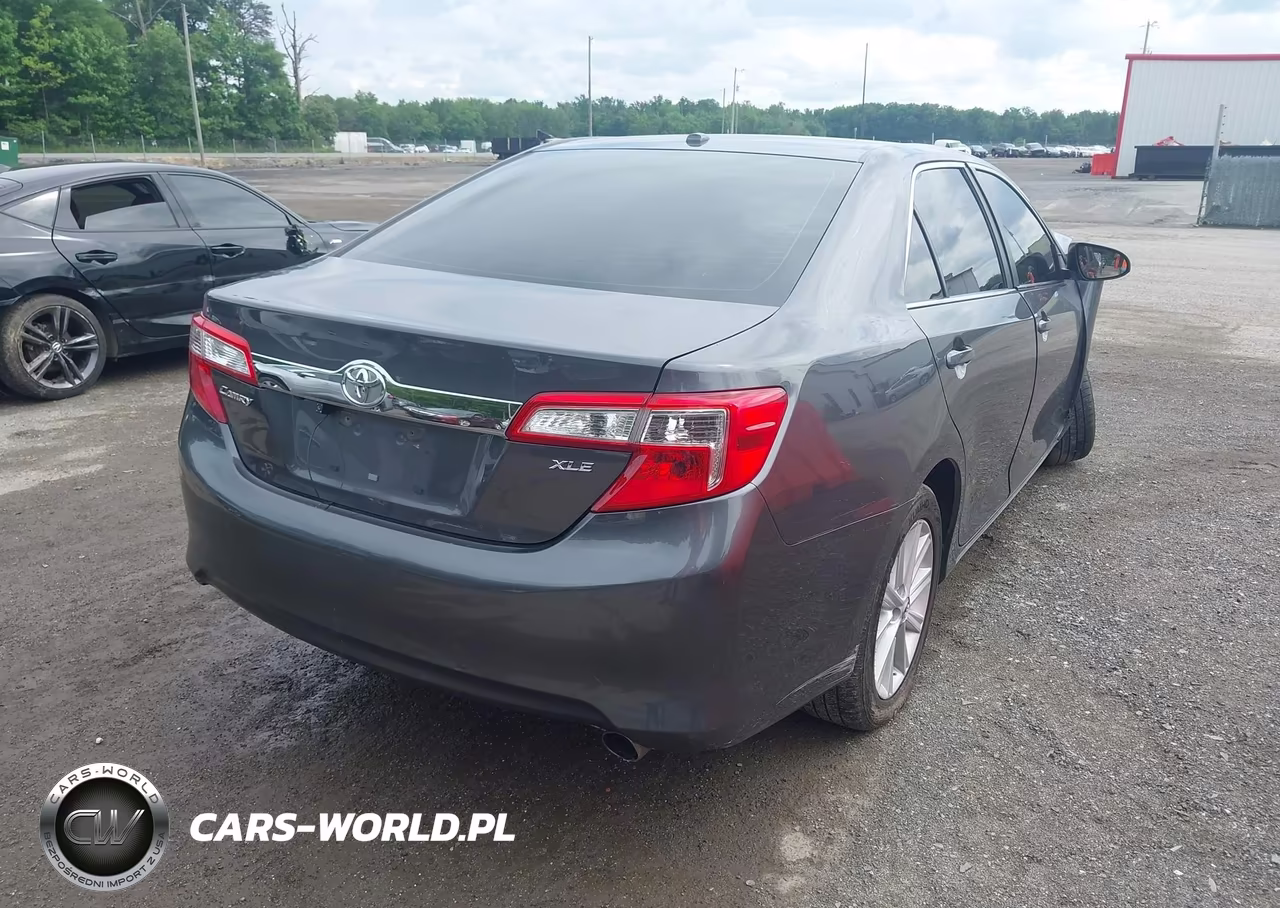 2013 Toyota Camry Xle VIN:4T4BF1FK4DR301442 - 4