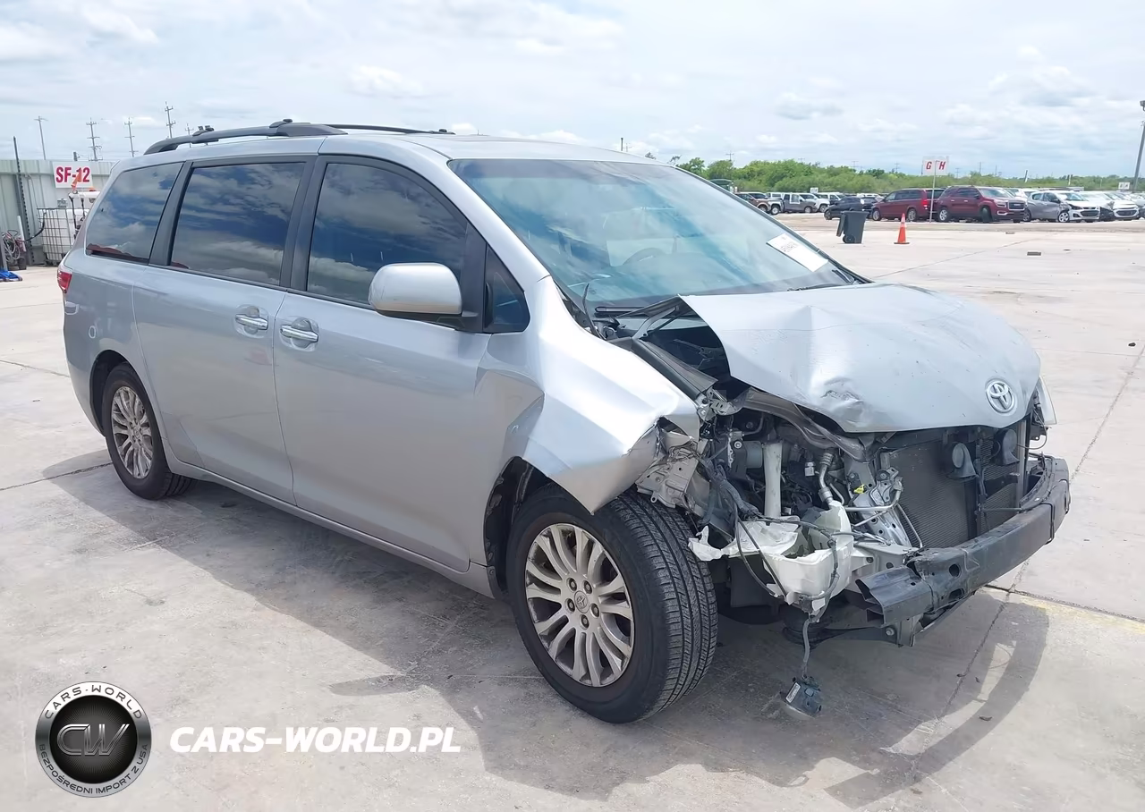 2015 Toyota Sienna Xle 8 Passenger – zdjęcie 1 z 19