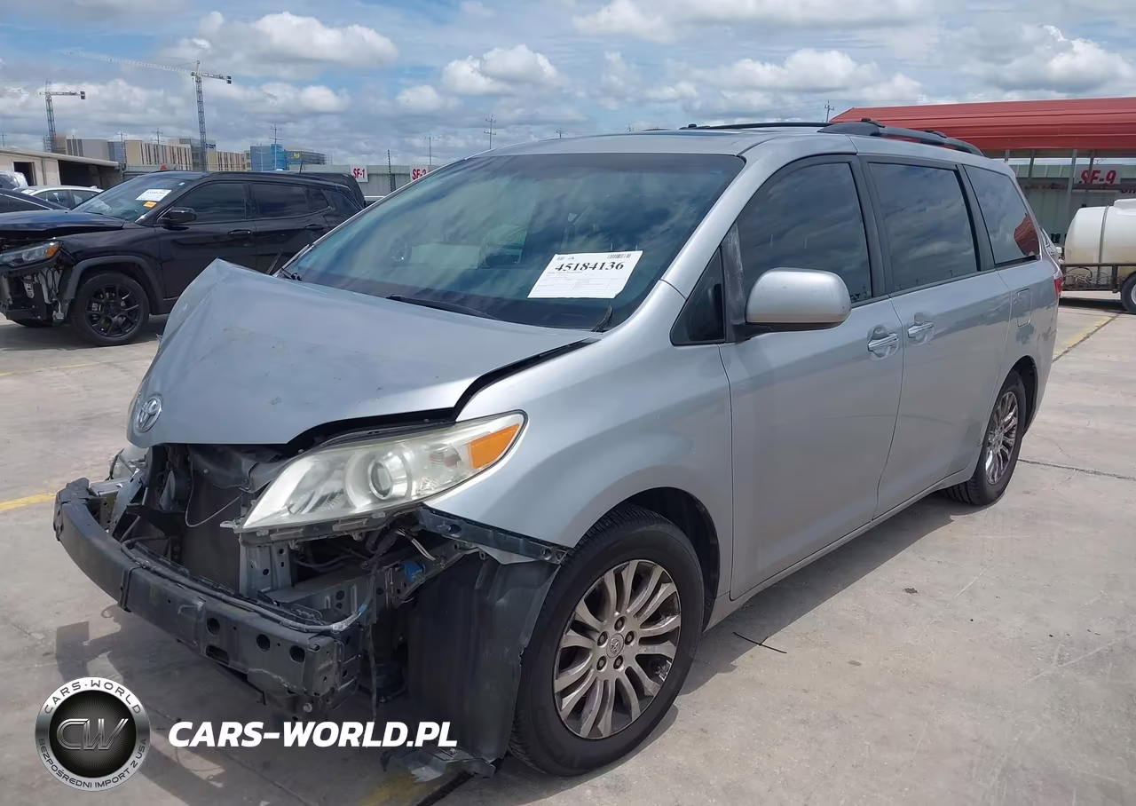 2015 Toyota Sienna Xle 8 Passenger VIN:5TDYK3DC5FS573002 - 2