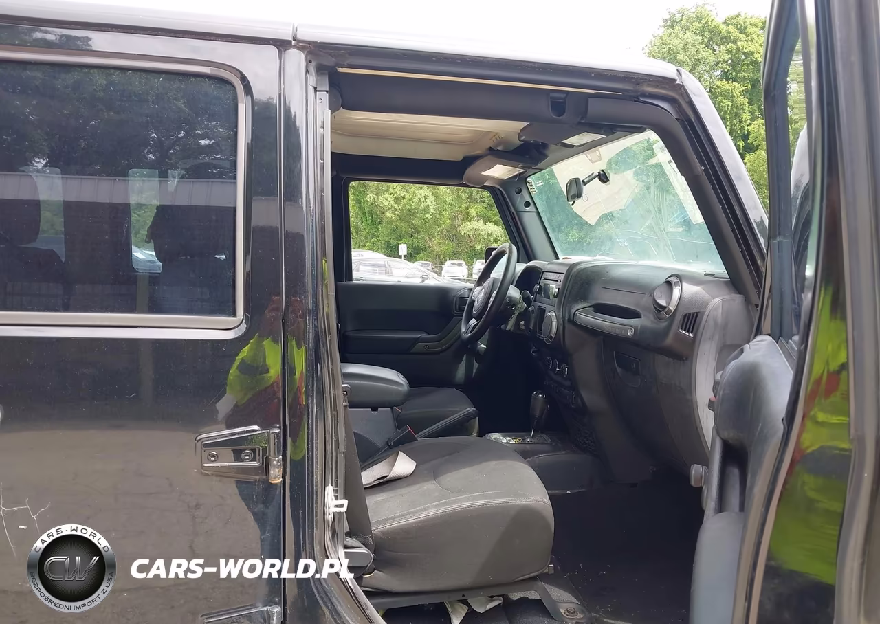 2016 Jeep Wrangler Unlimited Sport VIN:1C4BJWDG2GL133870 - 5