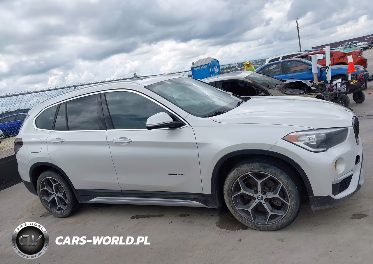 2018 BMW X1 Sdrive28I VIN:WBXHU7C32J5H42593 - 13