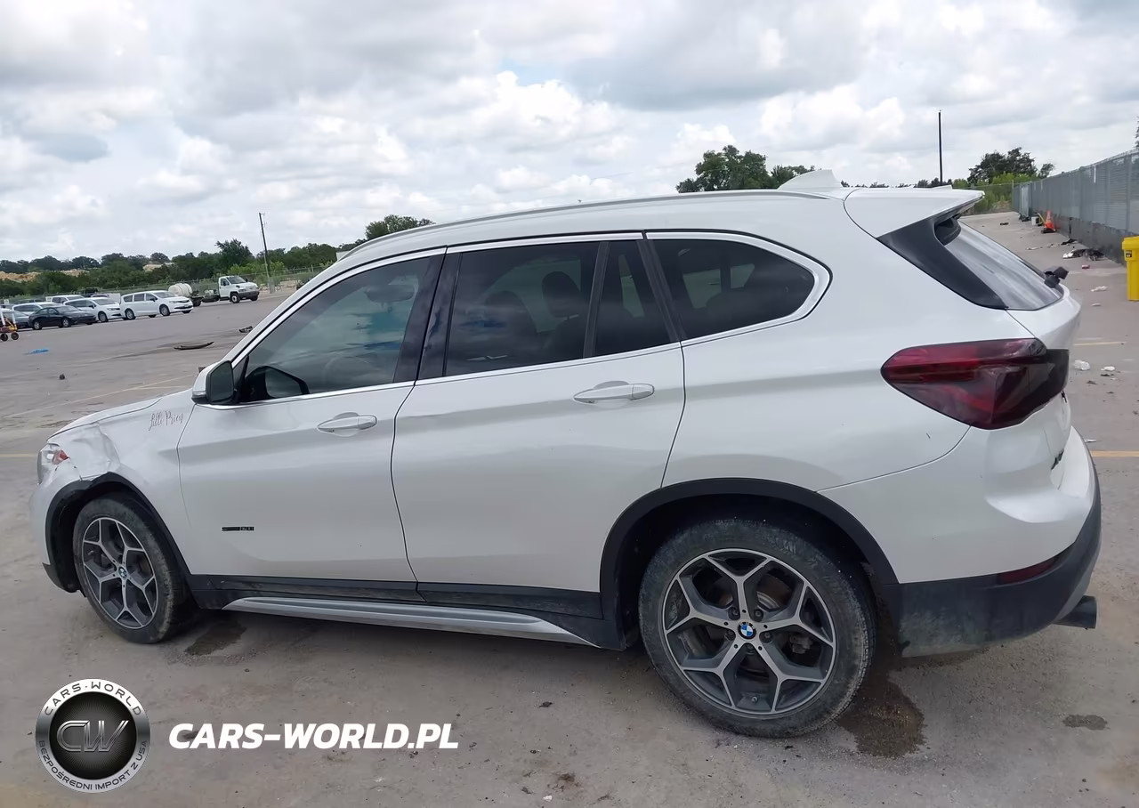 2018 BMW X1 Sdrive28I VIN:WBXHU7C32J5H42593 - 14