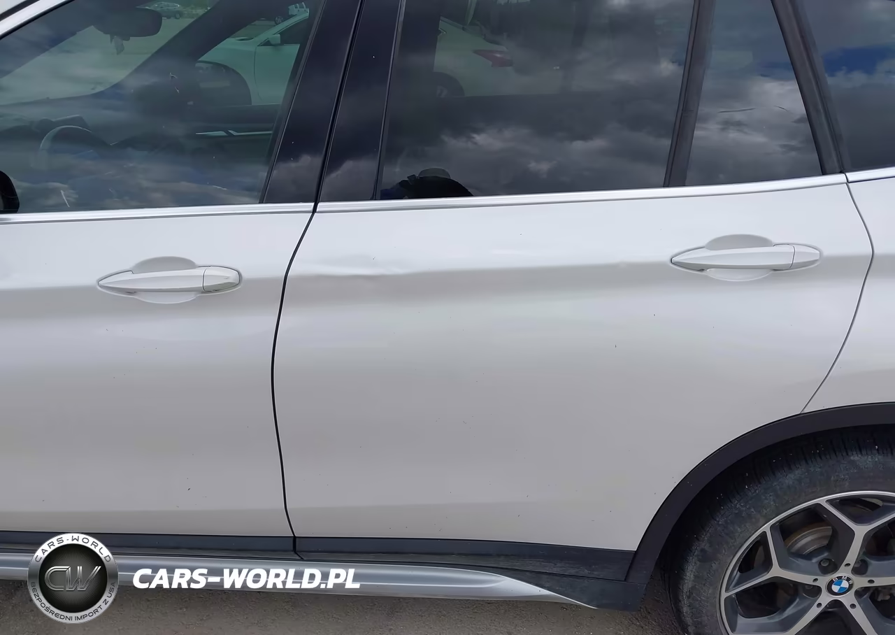2018 BMW X1 Sdrive28I VIN:WBXHU7C32J5H42593 - 17