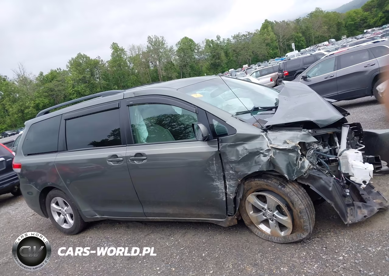 2013 Toyota Sienna Le V6 8 Passenger VIN:5TDKK3DC7DS381017 - 14