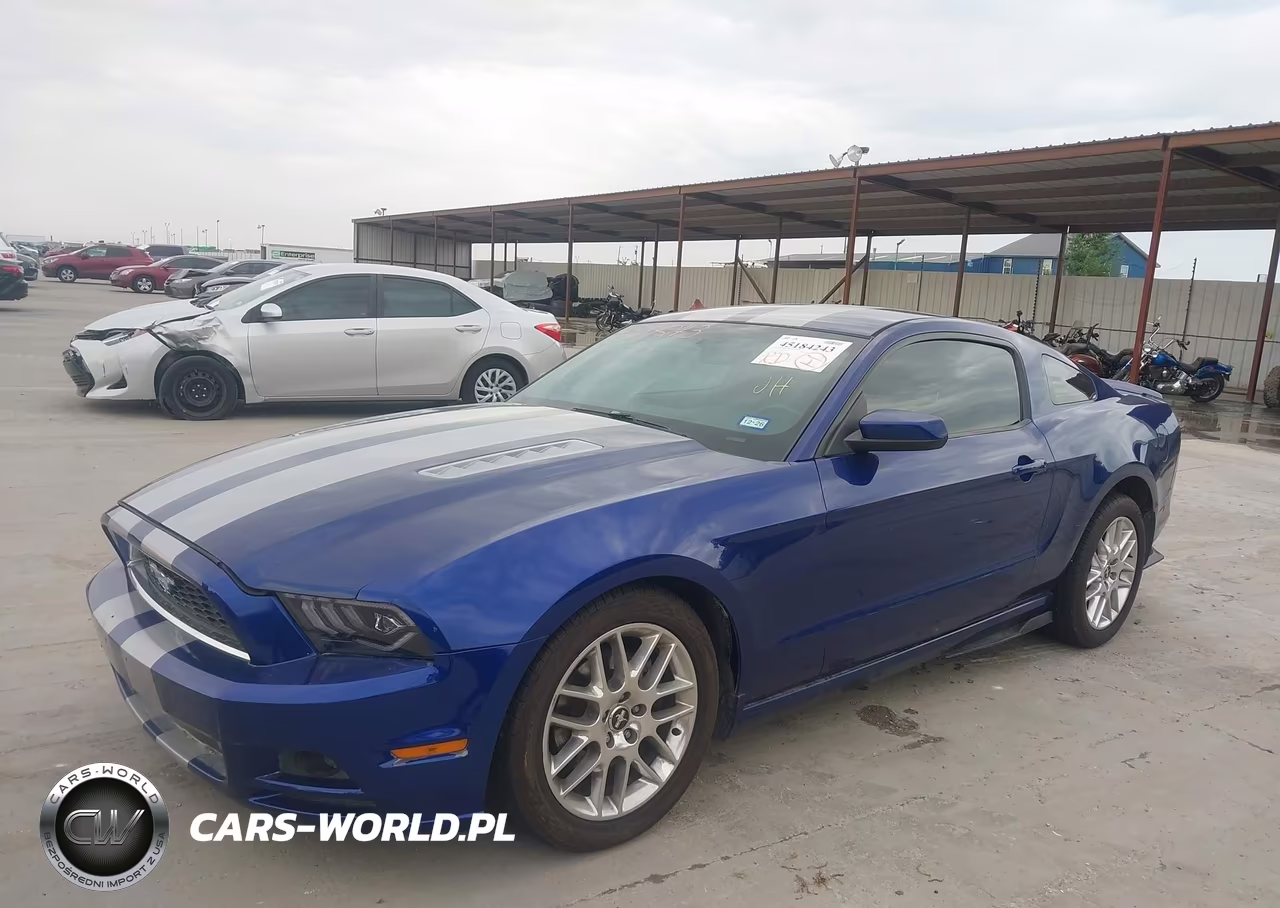 2014 Ford Mustang V6 Premium VIN:1ZVBP8AM1E5306121 - 2