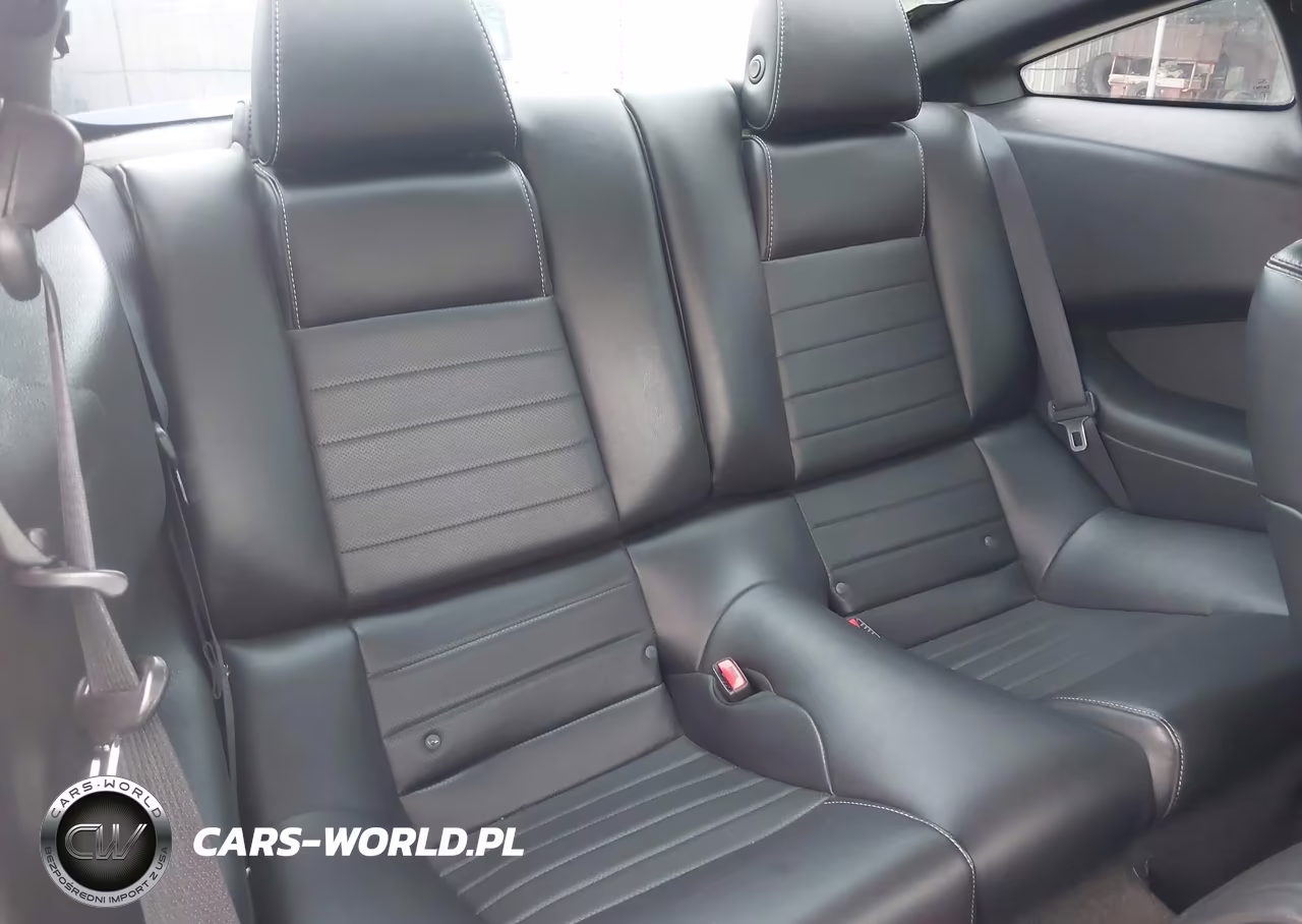 2014 Ford Mustang V6 Premium VIN:1ZVBP8AM1E5306121 - 8
